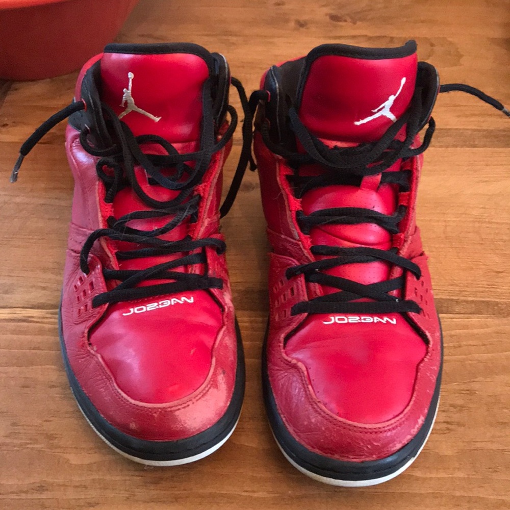 Men’s Jordan basketball sneakers